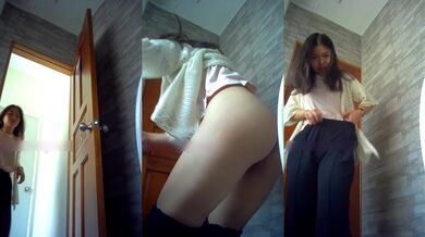 《极品CP☀️重磅泄密》厕拍达人景区女公厕偸拍后续12☀️各种高质量气质小姐姐方便~姿态百出赏逼赏脸有美女有极品逼 (16)